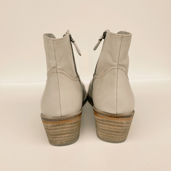 Vintage Foundry Co. Women’s Arielle Booties - Picture 4 of 7